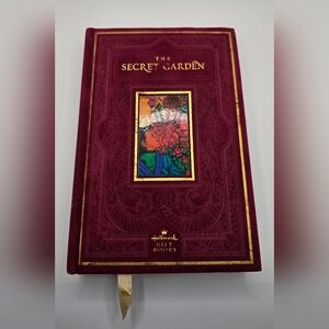 The Secret Garden Book Hallmark Gift Books Red Velvet Cover GUC
